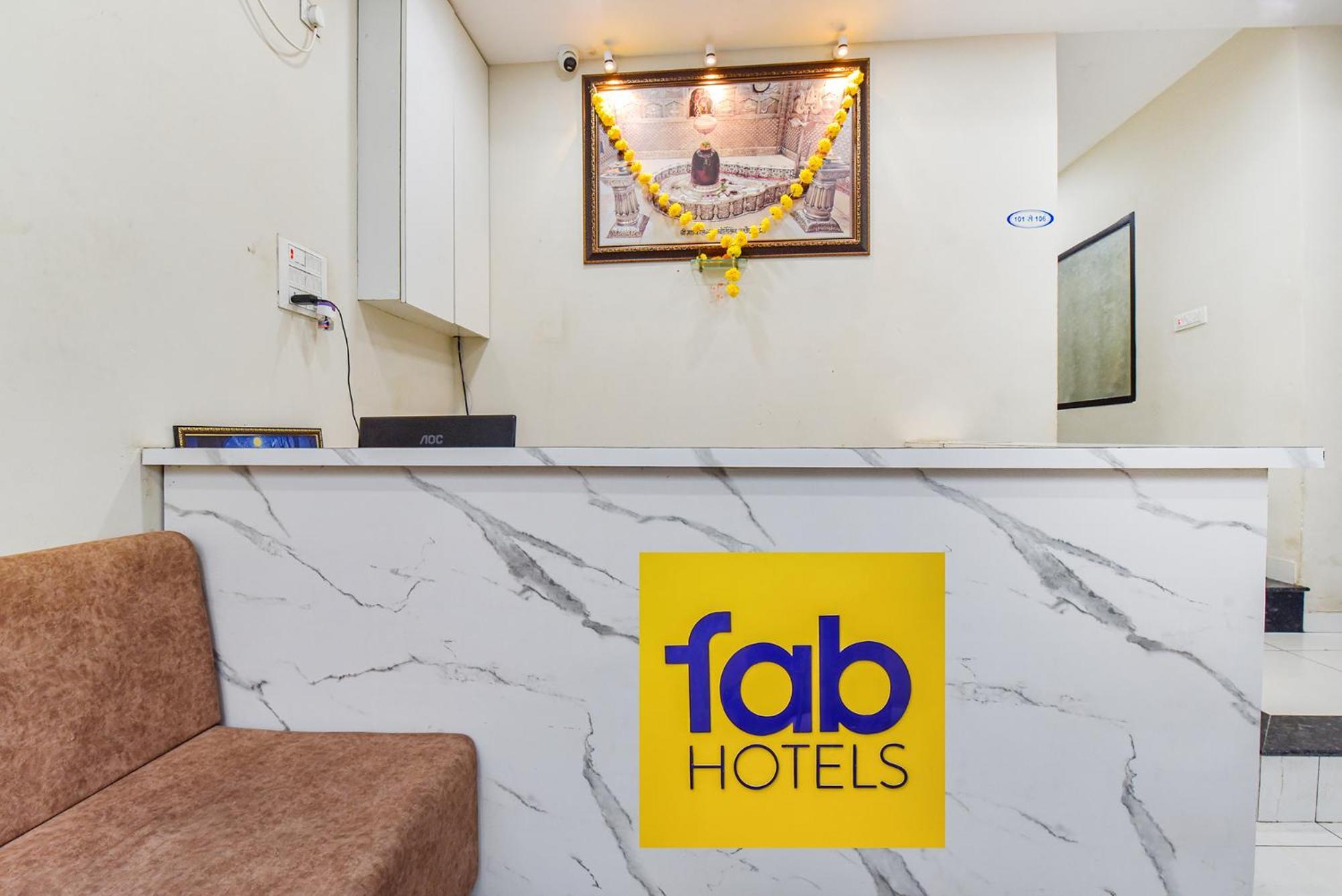 Fabexpress Devani Palace Удджайн Екстер'єр фото
